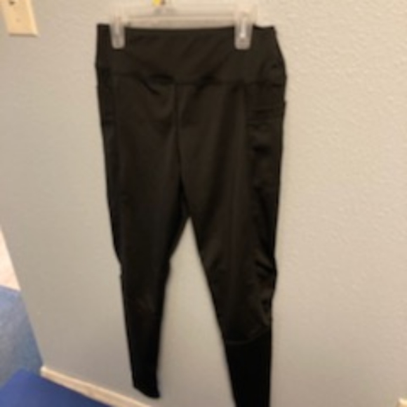 Womans shein active leggings. Black. Pockets on each side. Sz M. - Picture 3 of 5